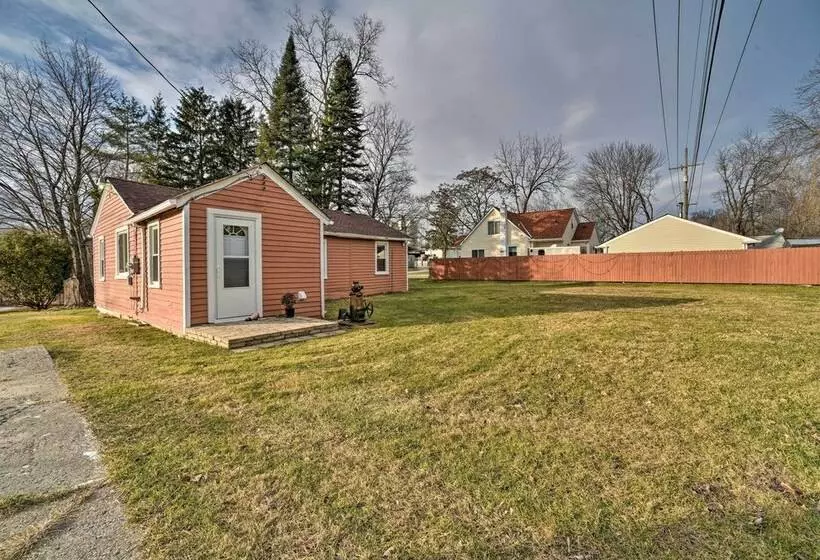 Completely Renovated Escape ~ 1 Mile To Downtown!