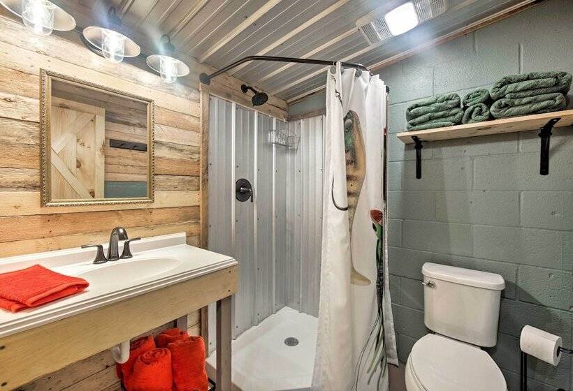 Creekside Stoney Cabin W/ 180 Ft Of River Frontage