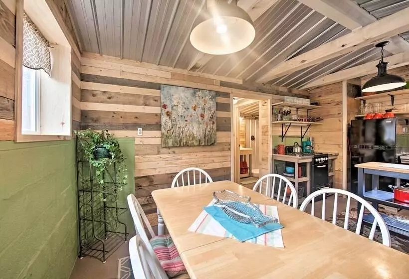 Creekside Stoney Cabin W/ 180 Ft Of River Frontage