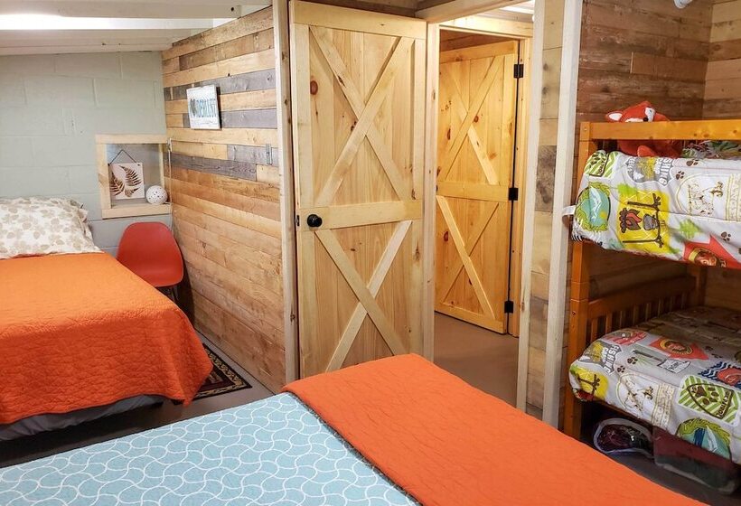 Creekside Stoney Cabin W/ 180 Ft Of River Frontage