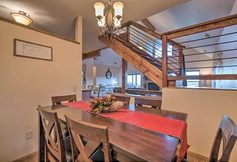 Pet Friendly Branson West Lodge W/ Hot Tub!