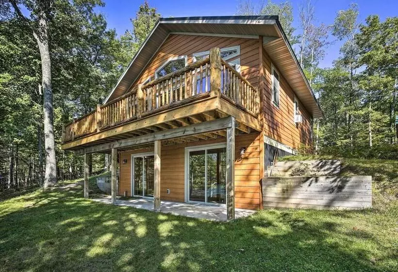 Four Season Lake Cabin W/ Canoe & Paddle Boat!