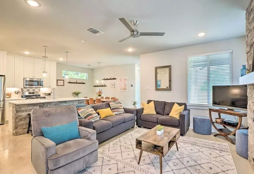 Gorgeous Georgetown Home, Walk To The Square!