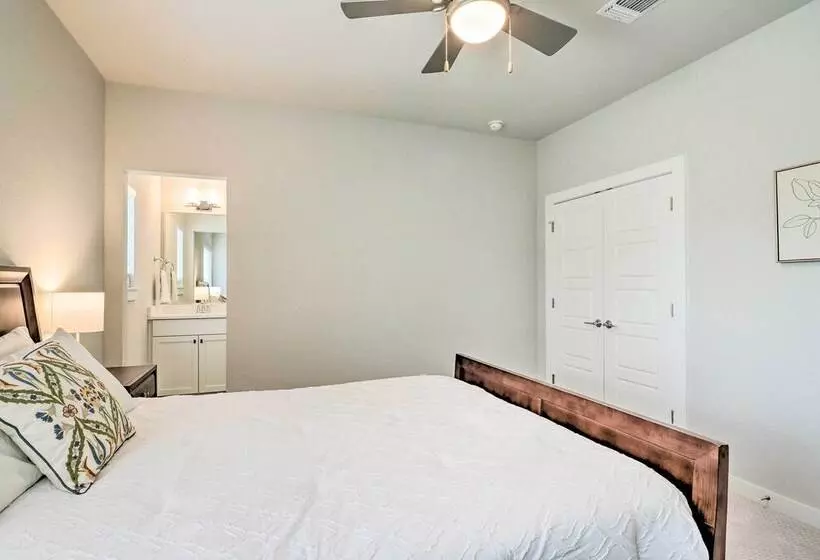 Gorgeous Georgetown Home, Walk To The Square!