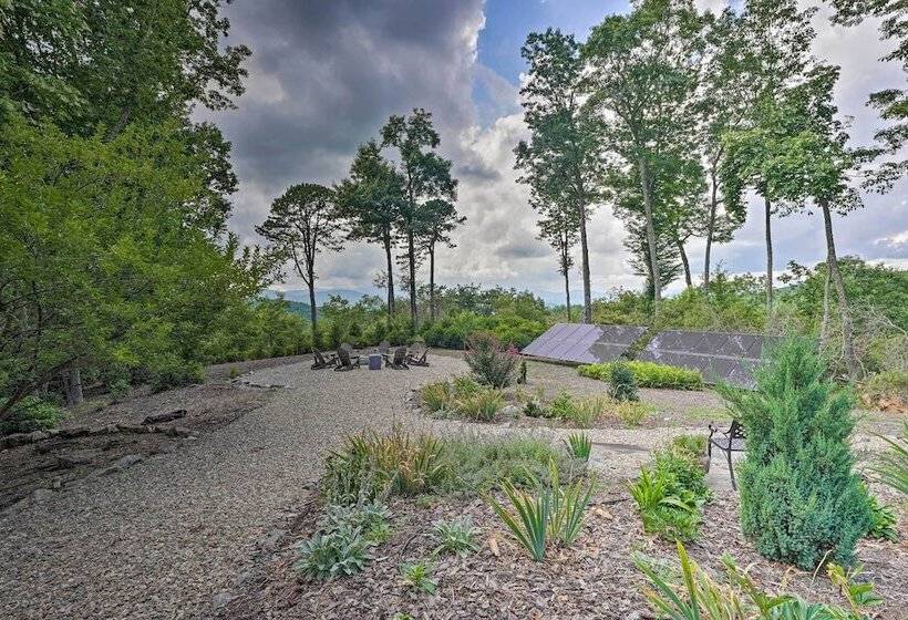 Grand Pisgah Forest Home On Secluded 5 Acres!