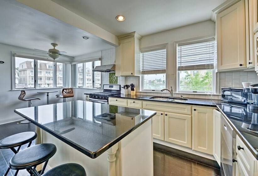 Home W/water Views, 1 Mi To Boardwalk/casinos