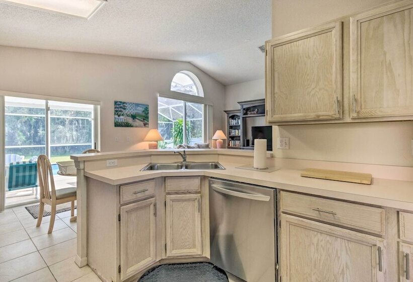 < 5 Mi To Disney Parks: Spacious Home W/ Lanai