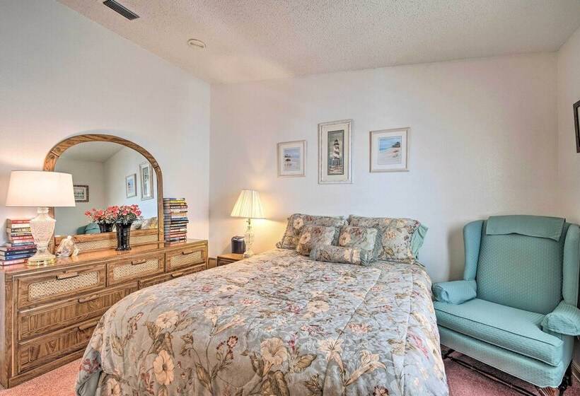 Lady Lake House W/ Lanai & Community Pool!