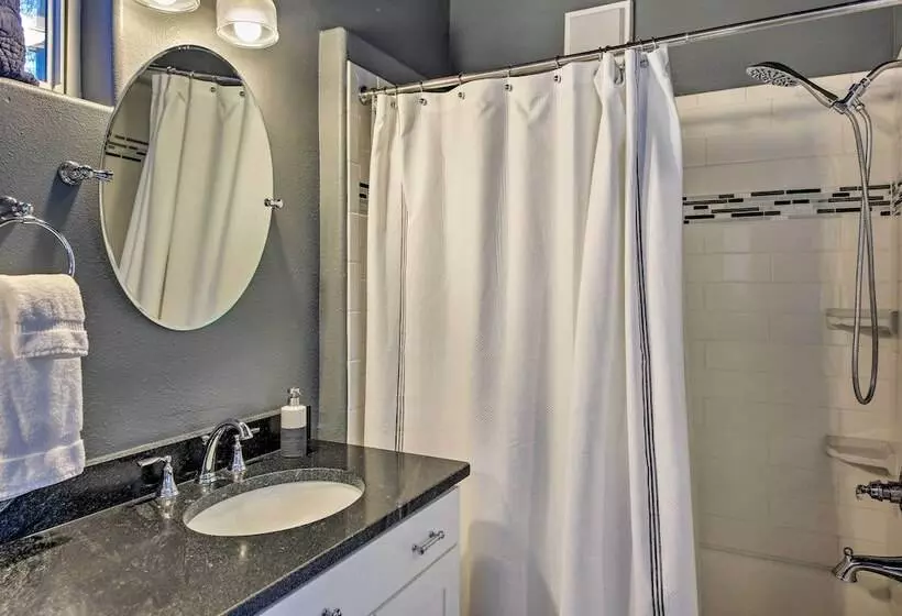 Lake Pend Oreille Home W/dock & Paddle Boards