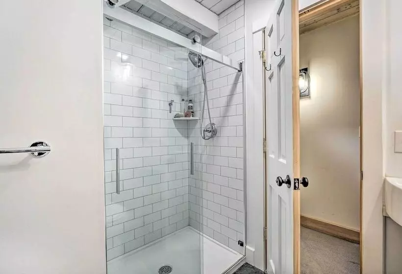 Lakefront Paradise Near Okemo & Killington