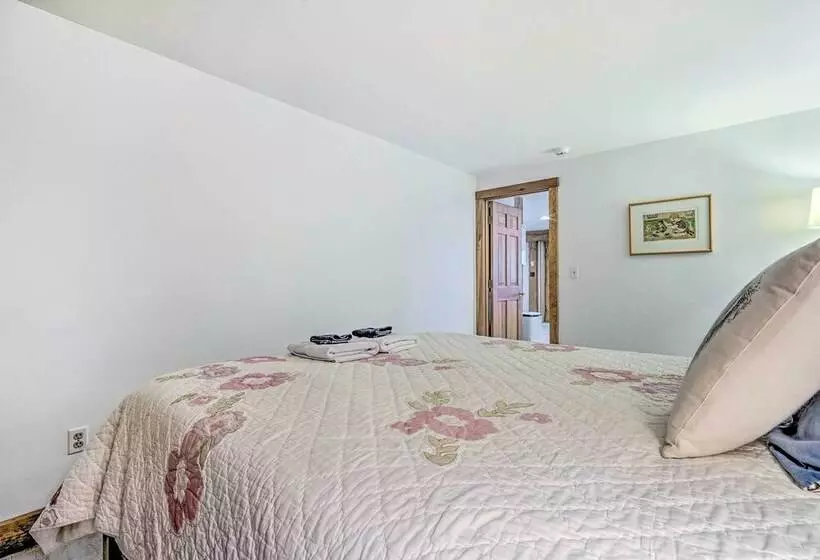 Lakefront Paradise Near Okemo & Killington