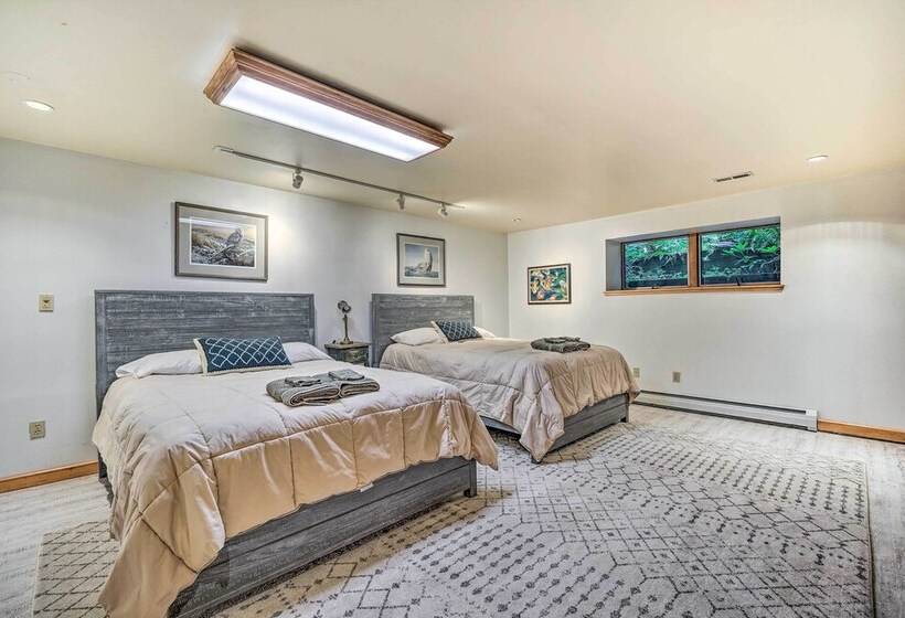 Lakefront Paradise Near Okemo & Killington