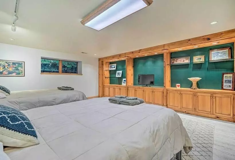 Lakefront Paradise Near Okemo & Killington