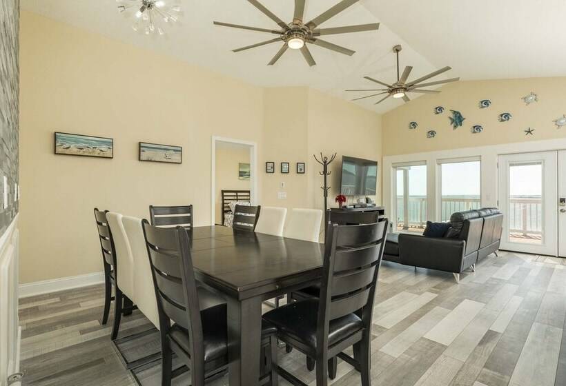 On Galveston Bay: Spacious Home W/ Pier & Grills!