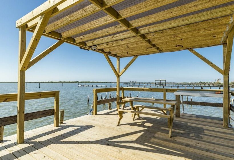 On Galveston Bay: Spacious Home W/ Pier & Grills!