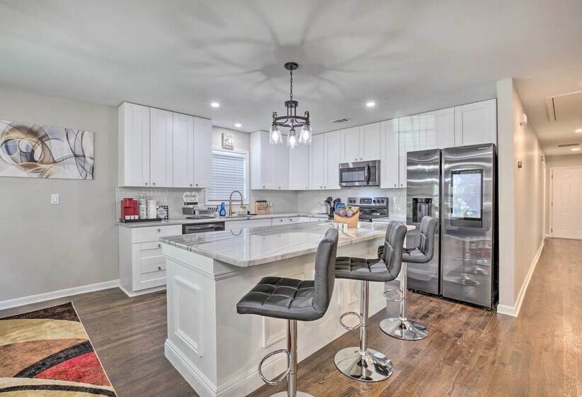 Lovely Atlanta Home < 3 Mi To State Farm Arena!