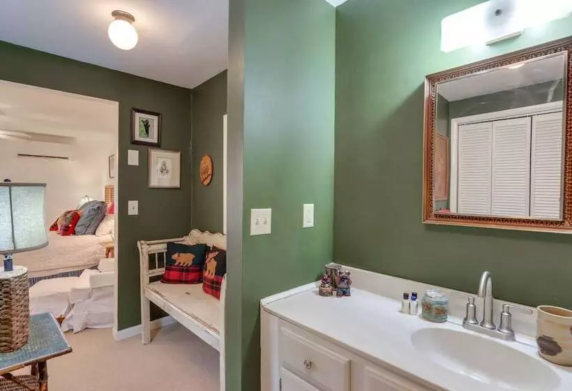 Nantahala Lake Family Home W/ Private Dock & Views