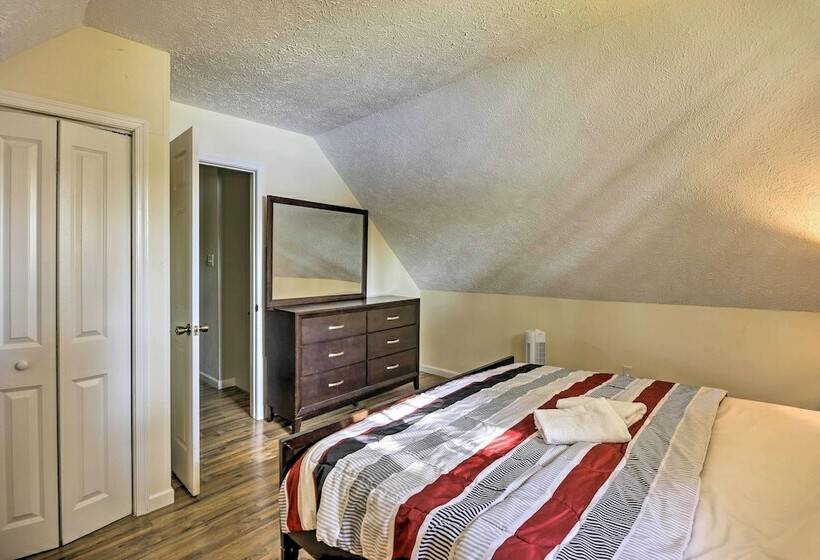 New! Lakefront Tobyhanna Home W/ Community Pool!