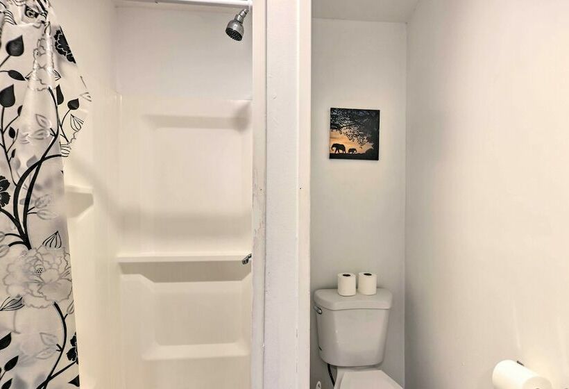 New! Lakefront Tobyhanna Home W/ Community Pool!