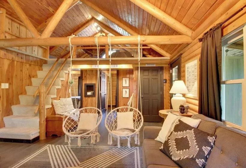 Pet Friendly Breezy Point Cabin: 1 Mi To Beach!