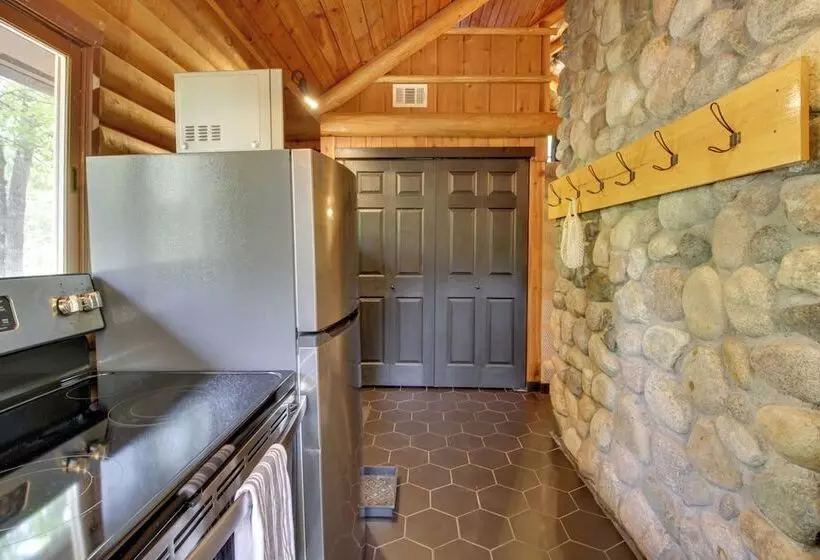 Pet Friendly Breezy Point Cabin: 1 Mi To Beach!