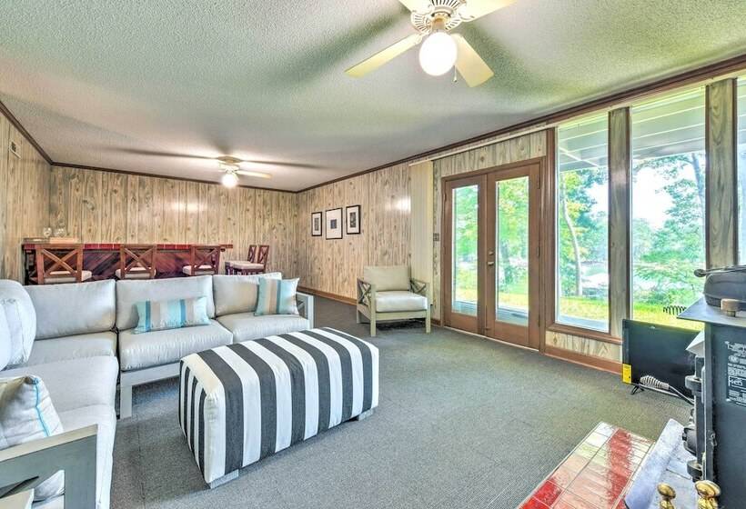 Quaint Lake Norman Home W/ Boat Dock + Grill!