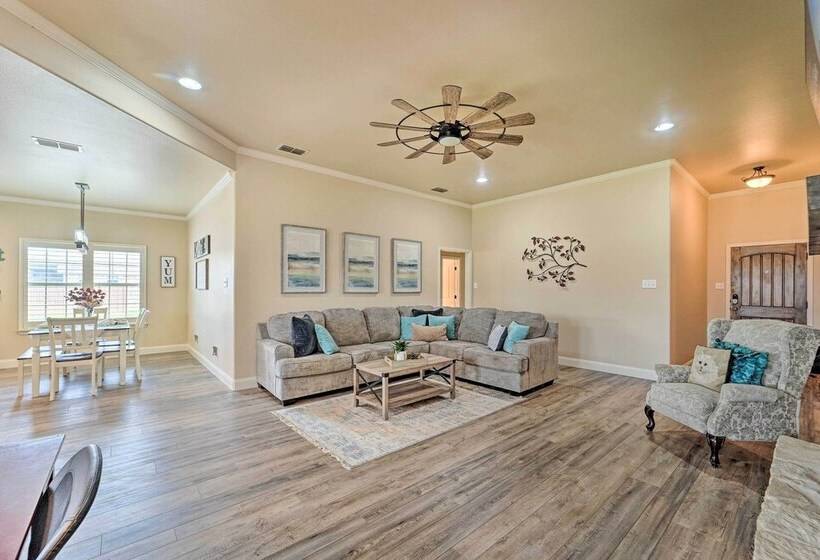 Quaint Lubbock Home ~ 6 Mi To Ttu + Downtown!