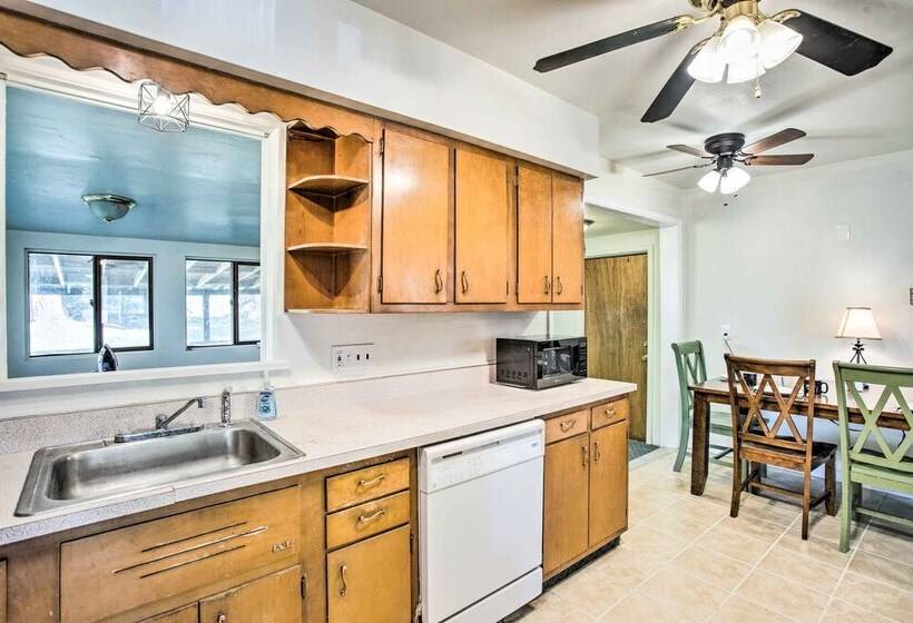 Quaint Meeker Escape 1/2 Mi To White River!