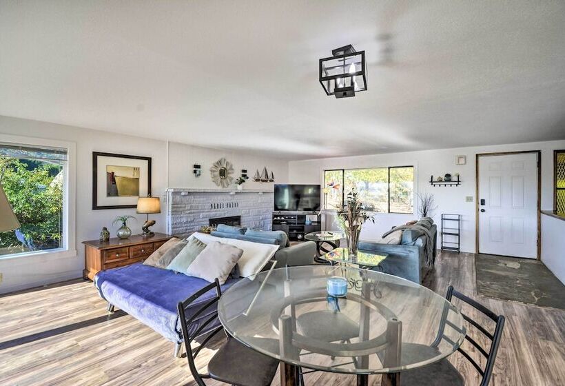 Relaxing Poulsbo Duplex W/ Liberty Bay Views!