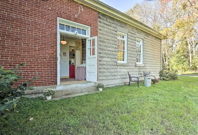 Renovated Wv Schoolhouse: History Buffs Heaven!