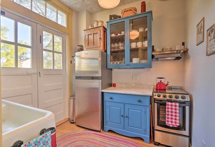 Renovated Wv Schoolhouse: History Buffs Heaven!