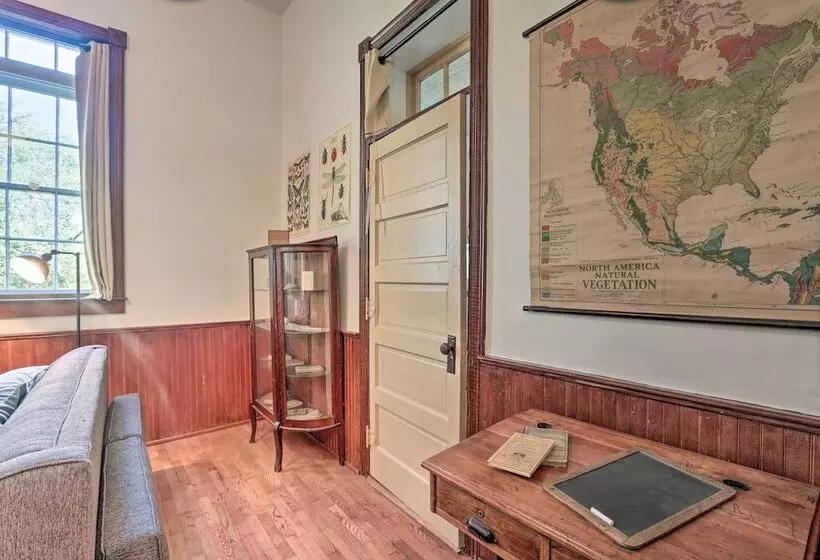 Renovated Wv Schoolhouse: History Buffs Heaven!