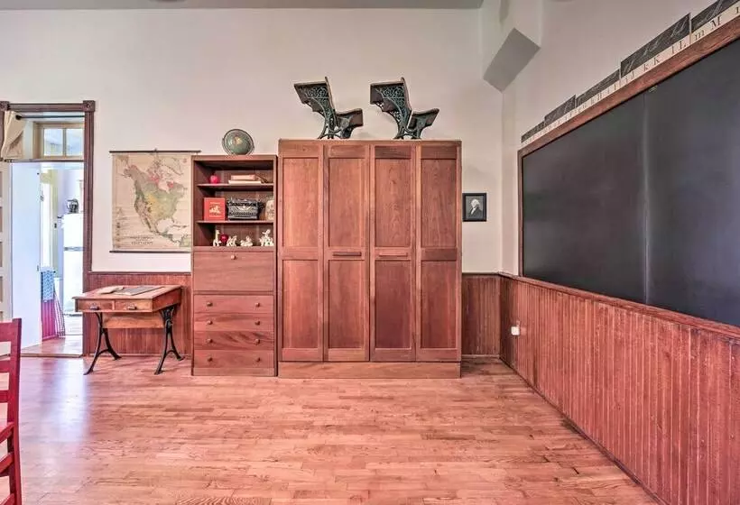 Renovated Wv Schoolhouse: History Buffs Heaven!