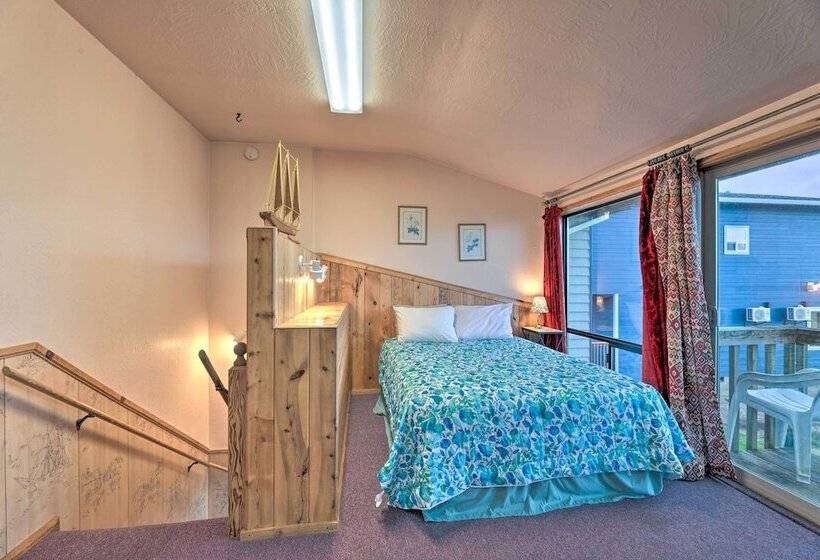 Sanderling Sea Cottages, Unit 2: Walk To Coast!