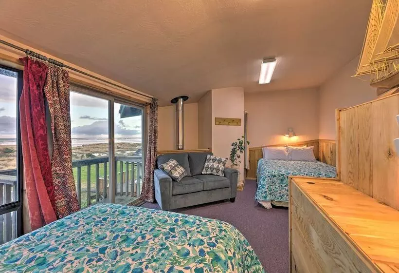 Sanderling Sea Cottages, Unit 2: Walk To Coast!