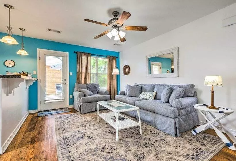 Secluded  La Mer Cottage  < 1 Mi To Beach!