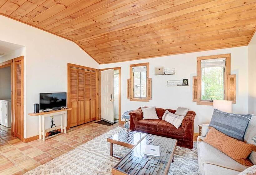 Serene Jonesport Escape: Deck W/ Water Views!