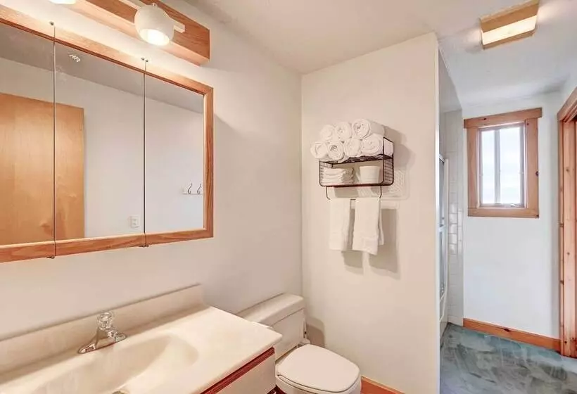 Serene Jonesport Escape: Deck W/ Water Views!