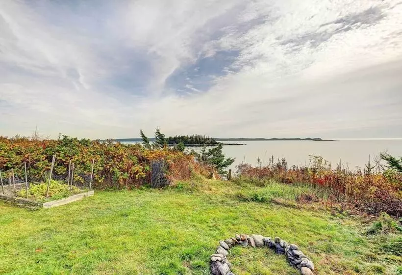 Serene Jonesport Escape: Deck W/ Water Views!