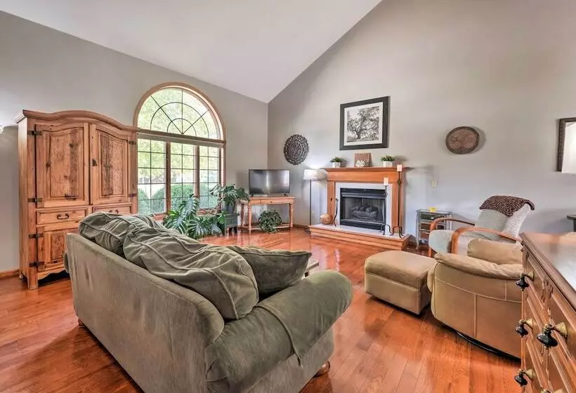 Spacious Fort Wayne Home W/ Yard + Gas Grill!