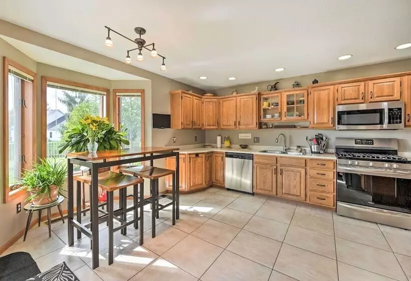 Spacious Fort Wayne Home W/ Yard + Gas Grill!