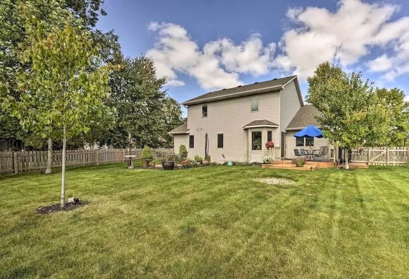 Spacious Fort Wayne Home W/ Yard + Gas Grill!