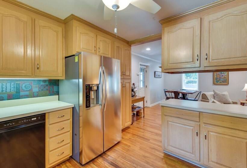 Spacious Lake Hartwell Home W/ Private Boat Dock!