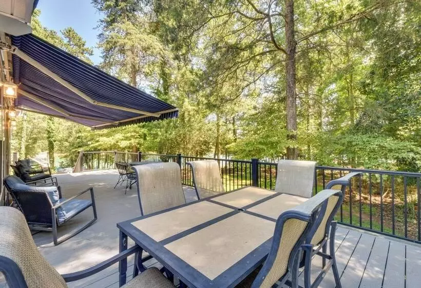 Spacious Lake Hartwell Home W/ Private Boat Dock!