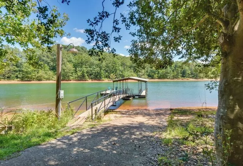 Spacious Lake Hartwell Home W/ Private Boat Dock!