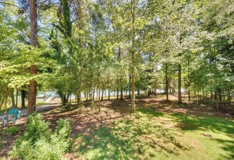 Spacious Lake Hartwell Home W/ Private Boat Dock!