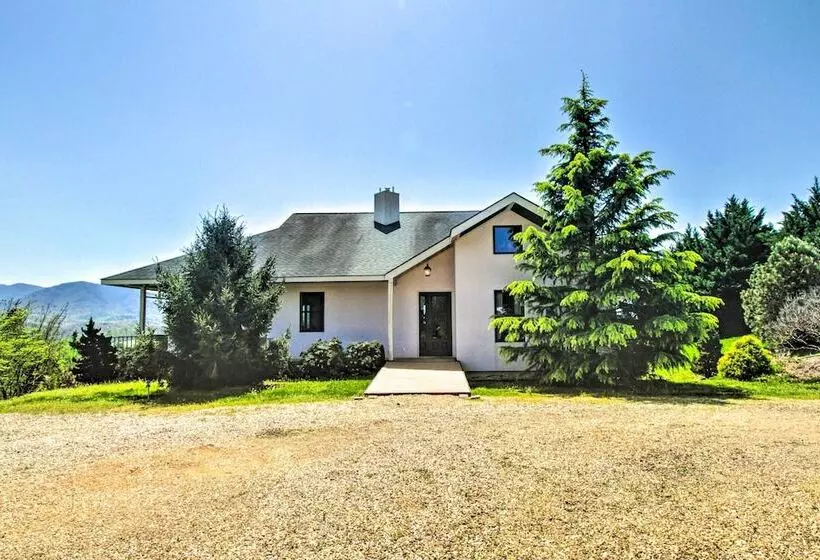 Spacious Lexington Home W/ Breathtaking Views