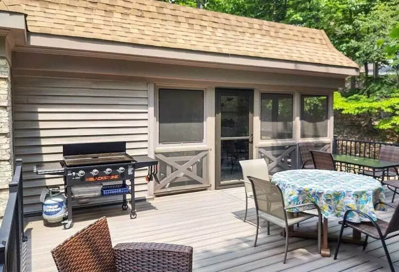 Spacious Mcgaheysville Family Retreat W/ Game Room