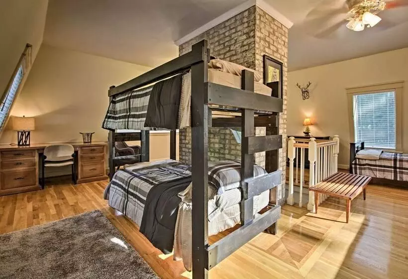 Spacious Mcgaheysville Family Retreat W/ Game Room