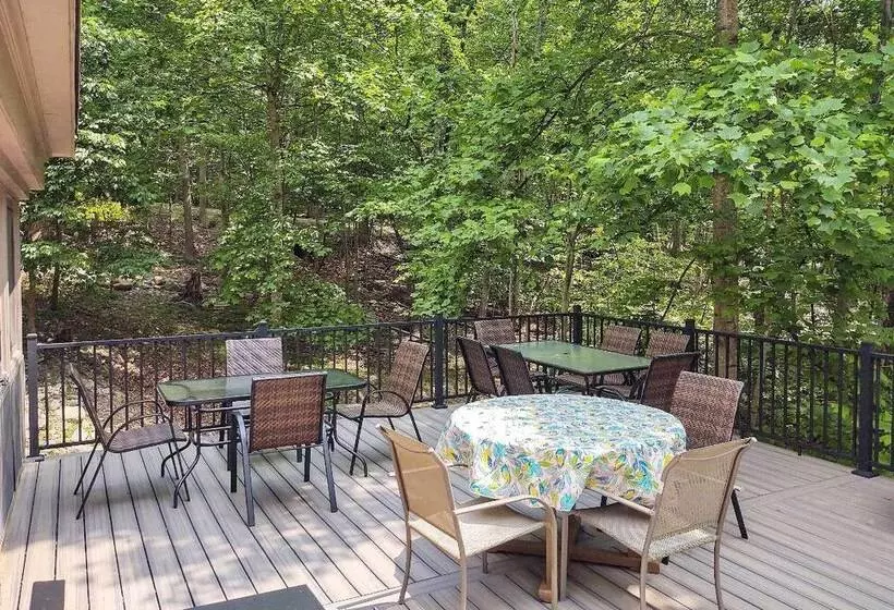 Spacious Mcgaheysville Family Retreat W/ Game Room